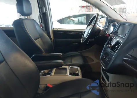 2013 Chrysler Town & Country Touring-L z USA, uszkodzony, nr VIN 2C4RC1CG0DR647605